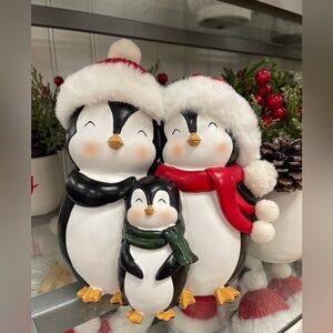 Christmas Penguin Family Trio with Hats & Scarves Resin Decor NWT Sleigh Hill